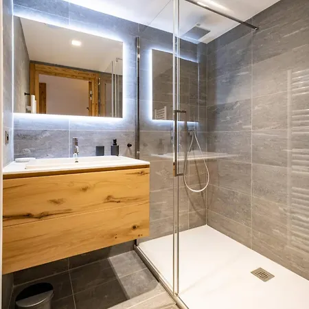 Neuf 4* Meribel-mottaret - 85m², 6 Pers, Balcon, Jardin, Garage - Proche Pistes Et Commerces - Fr-1-355-212 アパート *